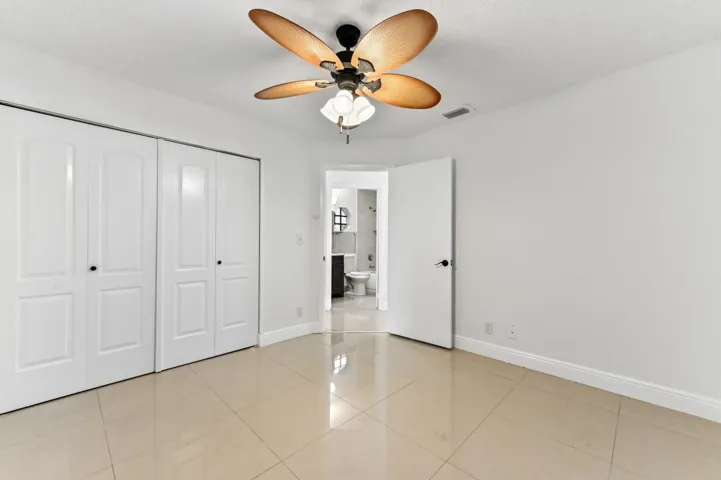 15 bedroom 02