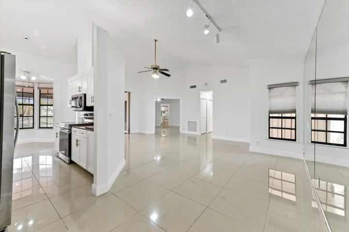08 living room 04