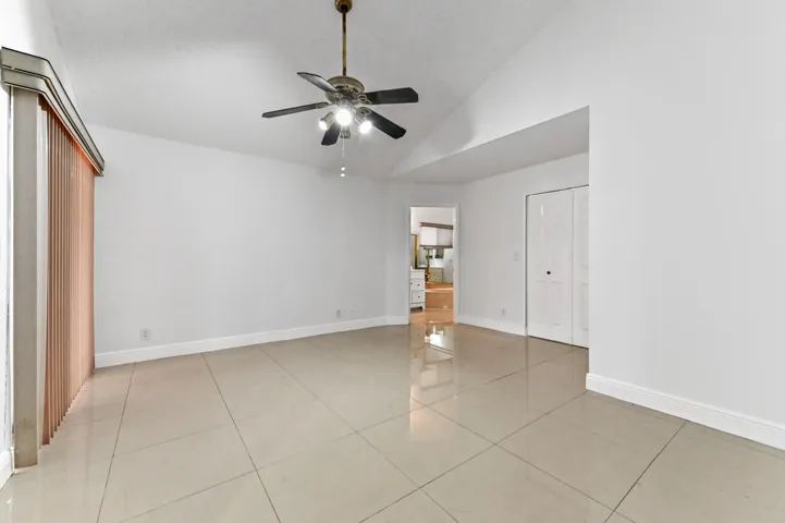 21 bedroom 02