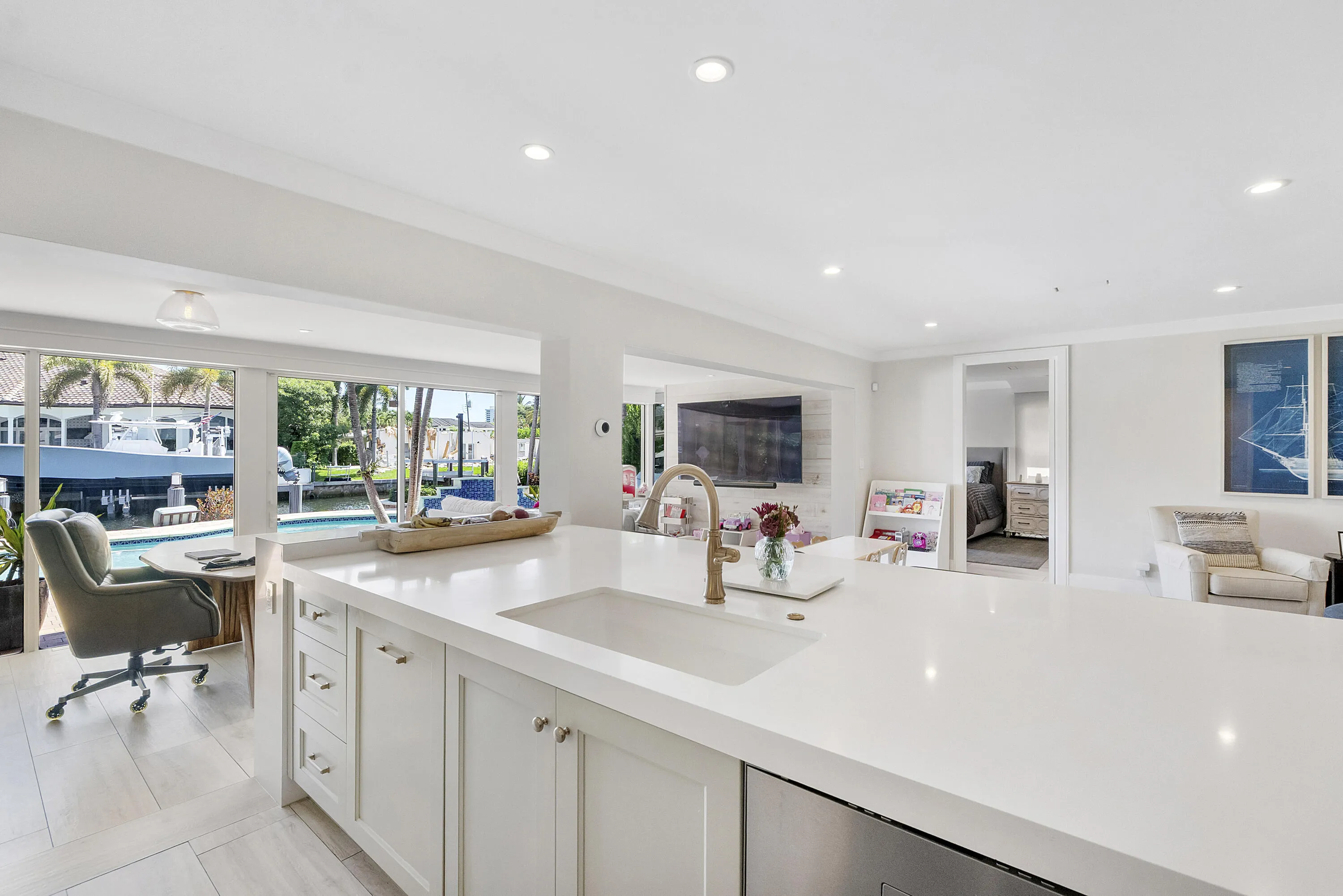 725 Ne 36th St_050