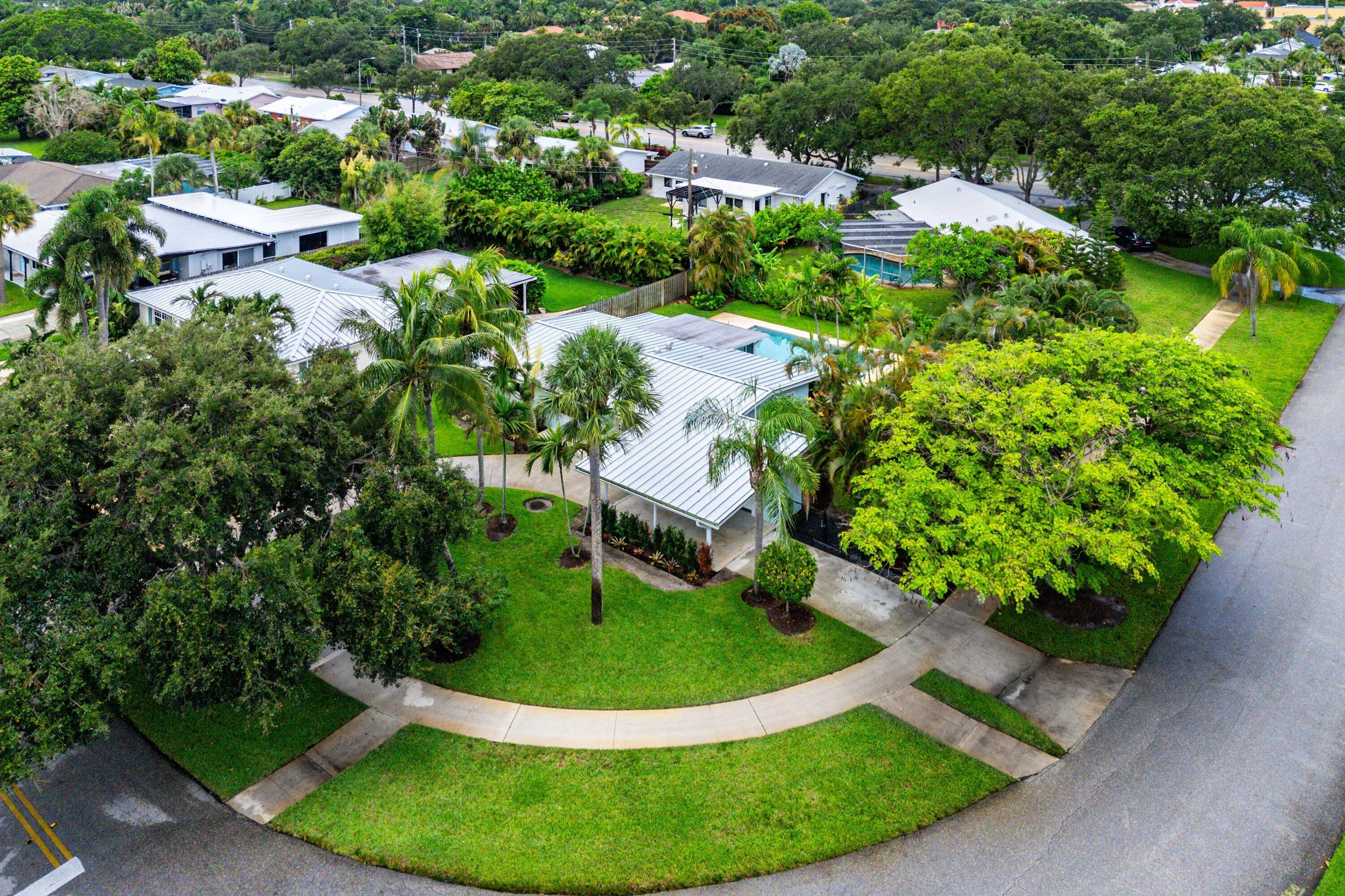 042-945WestwindDrive-NorthPalmBeach-FL-3