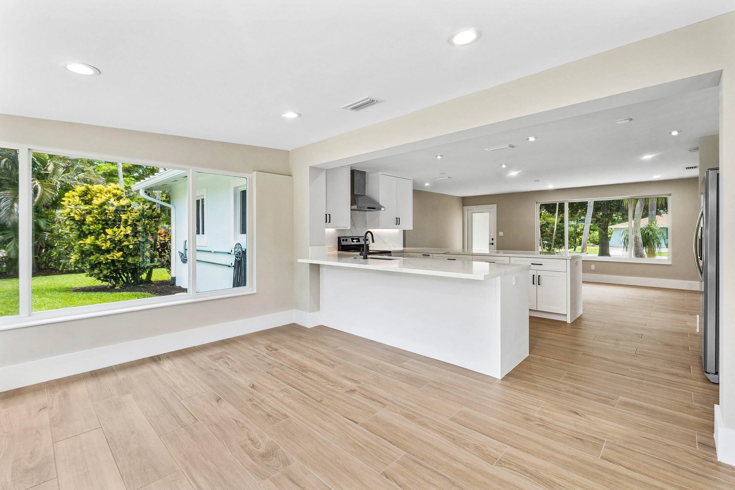 016-945WestwindDrive-NorthPalmBeach-FL-3