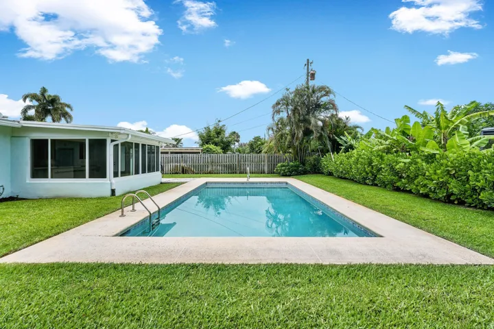 031-945WestwindDrive-NorthPalmBeach-FL-3