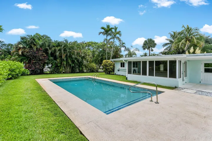 032-945WestwindDrive-NorthPalmBeach-FL-3