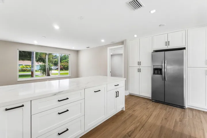 013-945WestwindDrive-NorthPalmBeach-FL-3