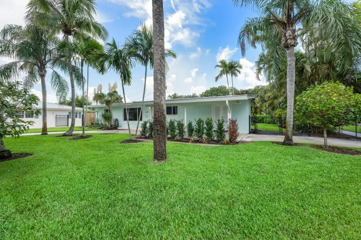 002-945WestwindDrive-NorthPalmBeach-FL-3