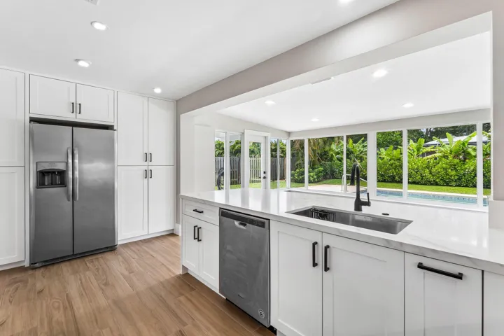 012-945WestwindDrive-NorthPalmBeach-FL-3