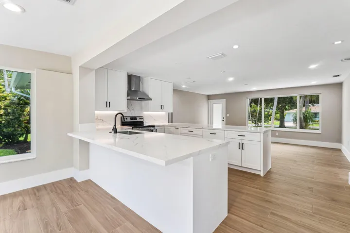 017-945WestwindDrive-NorthPalmBeach-FL-3