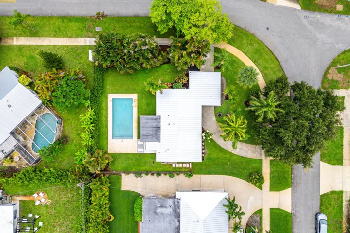039-945WestwindDrive-NorthPalmBeach-FL-3