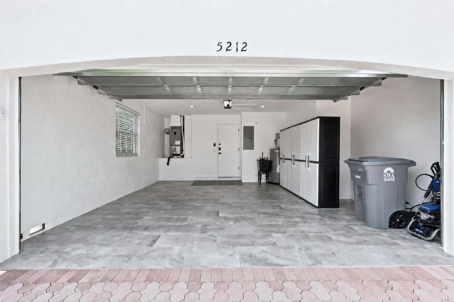 Garage 2