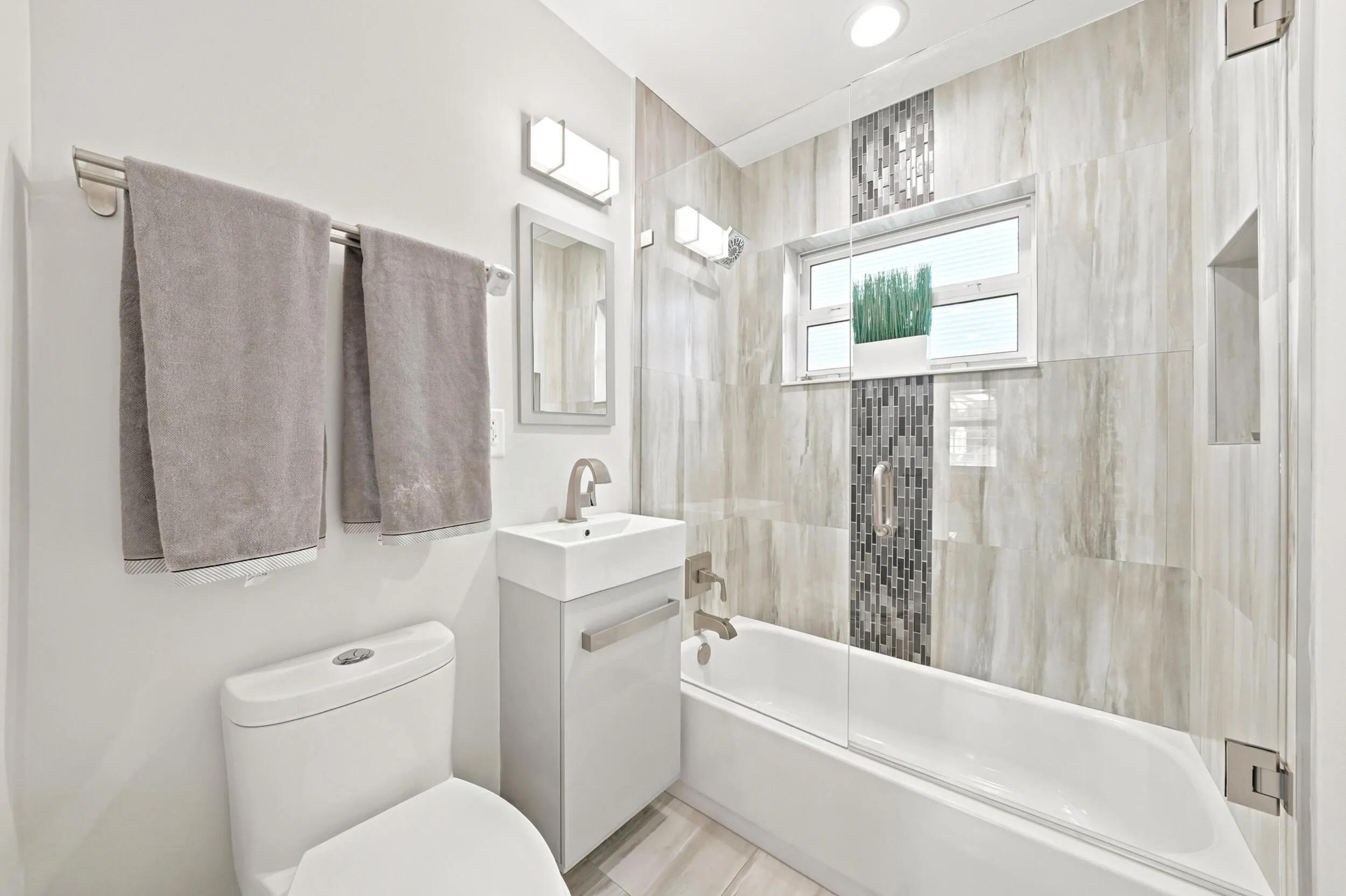 2nd Bathroom