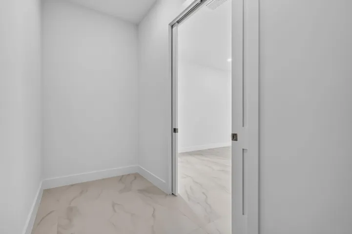Walking Closet