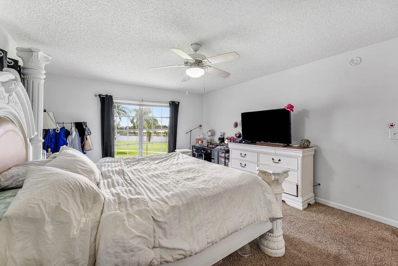 015-157AtlantisBoulevard-301-Atlantis-FL
