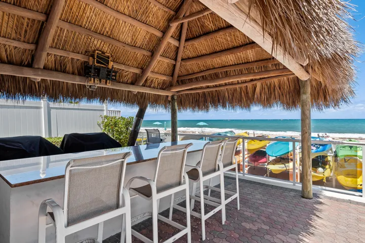 Tiki hut