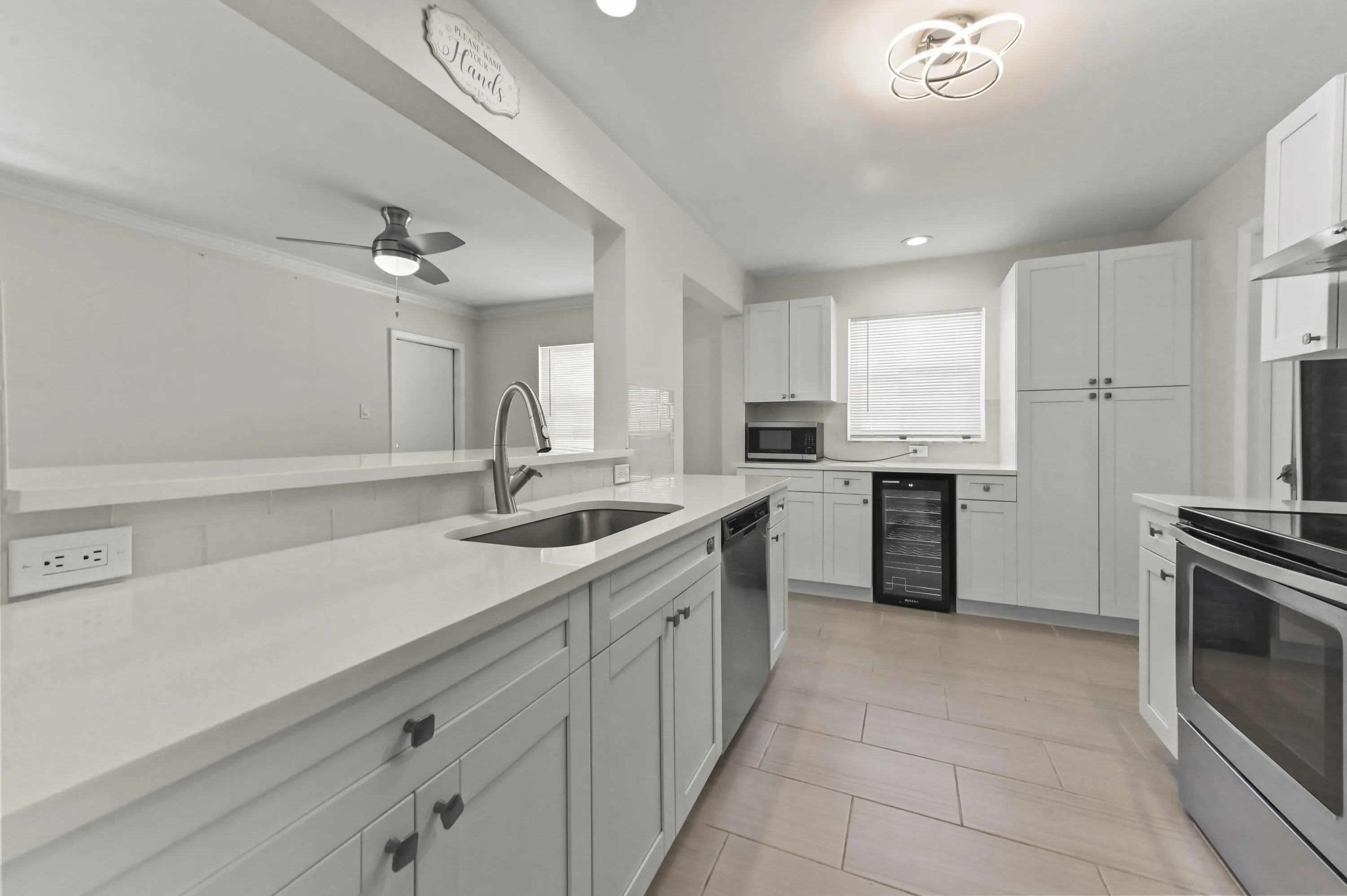 11 Kitchen 01
