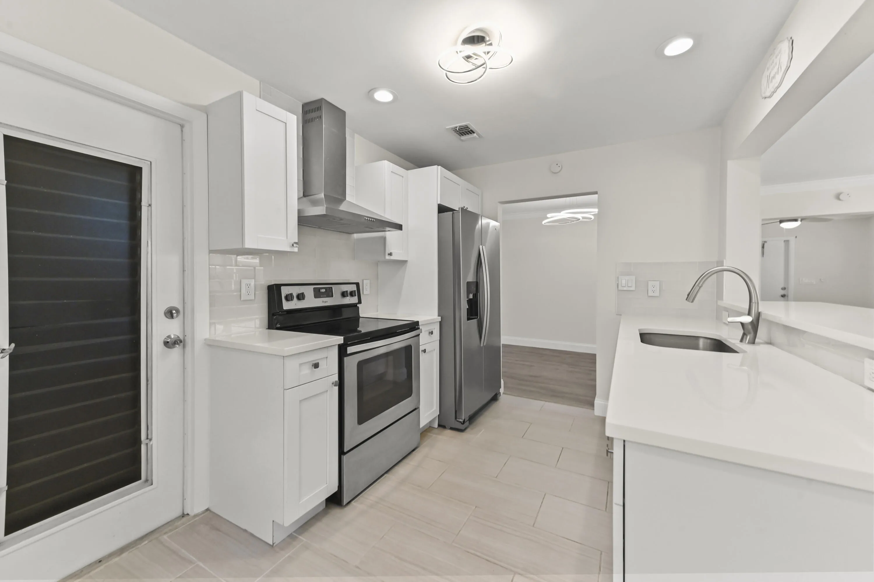 14 Kitchen 04