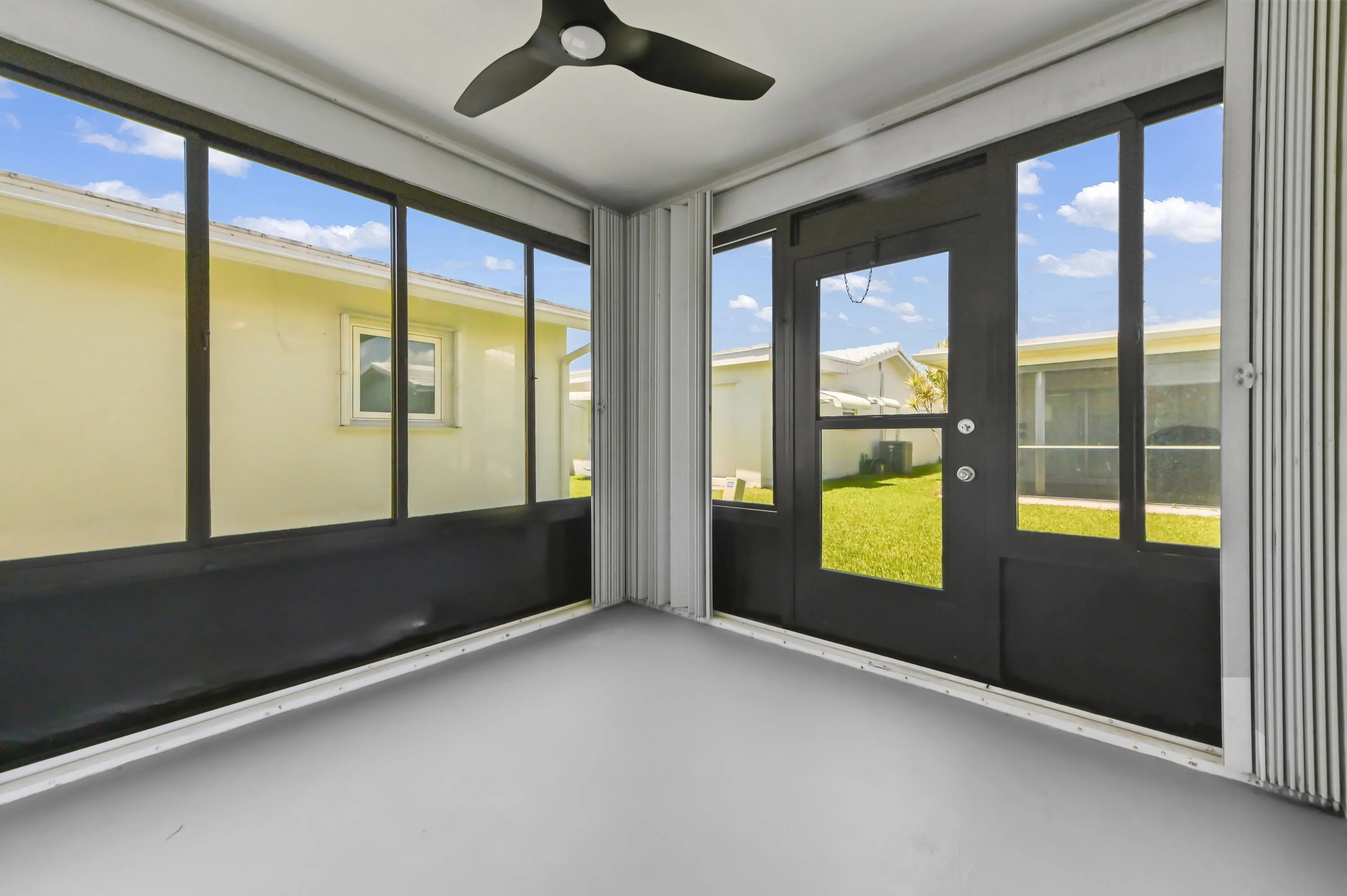30 Patio 01