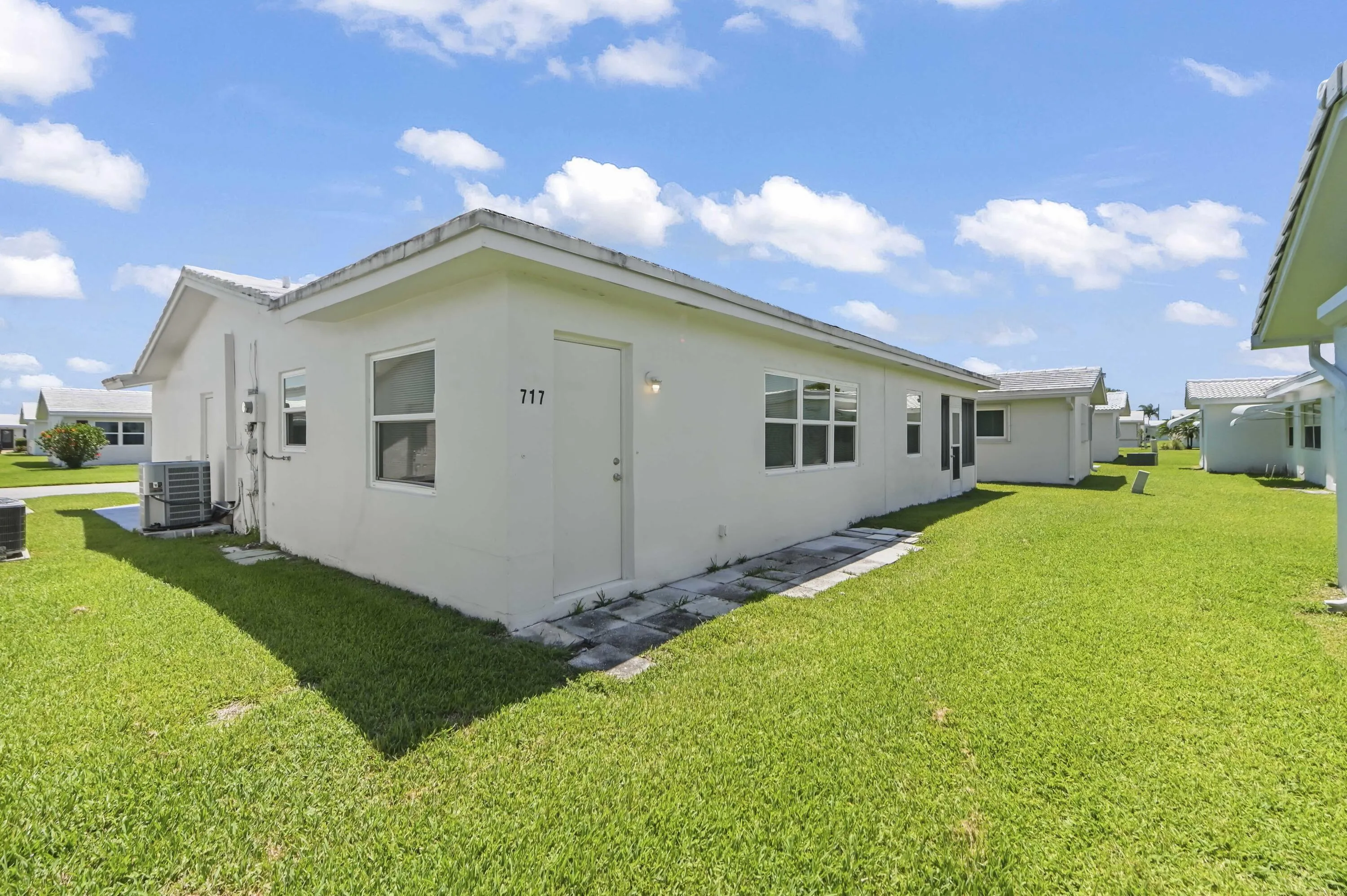 33 Backyard 02