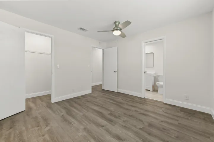 22 Bedroom 04