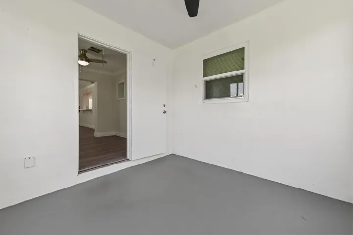 31 Patio 02