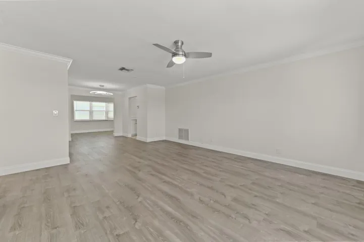 07 Living Room 03