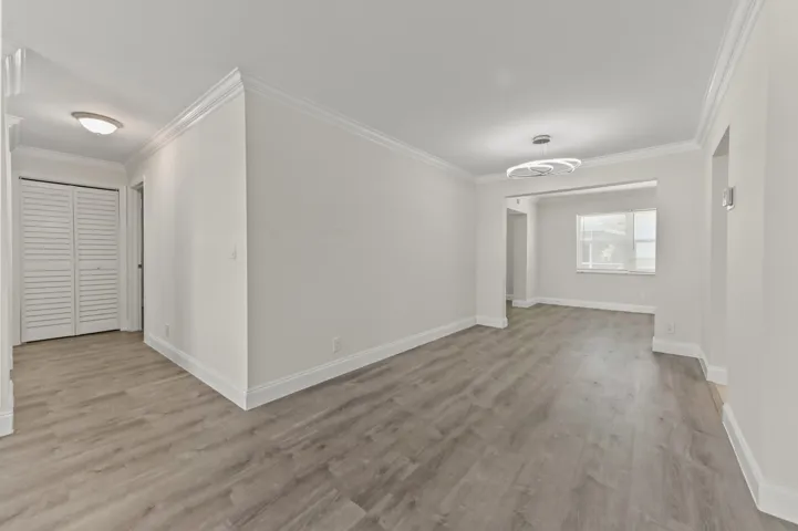 08 Dining Room 04