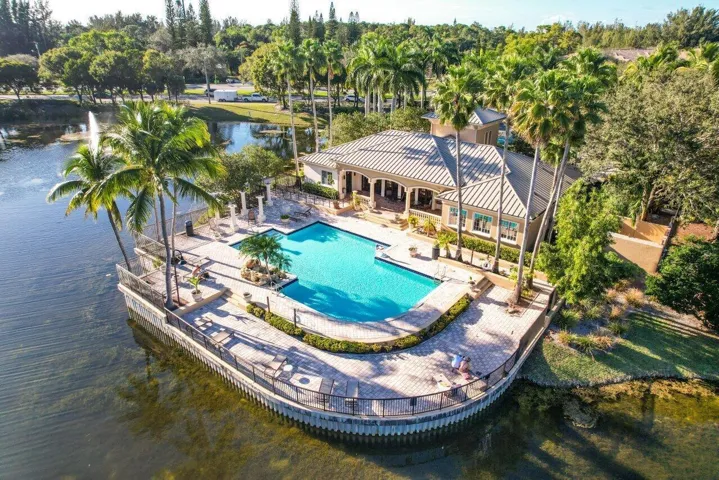 Front Pool 16
