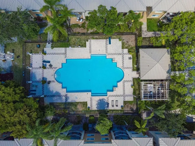 Back Pool 6