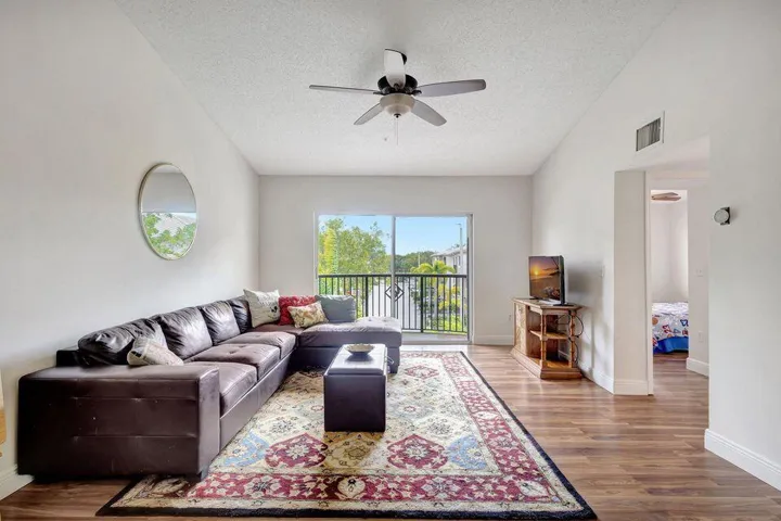 01 Living Room