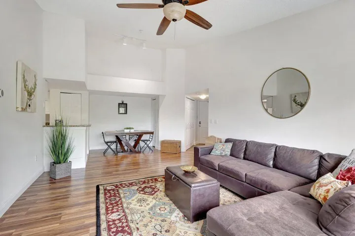02 Living Room 05