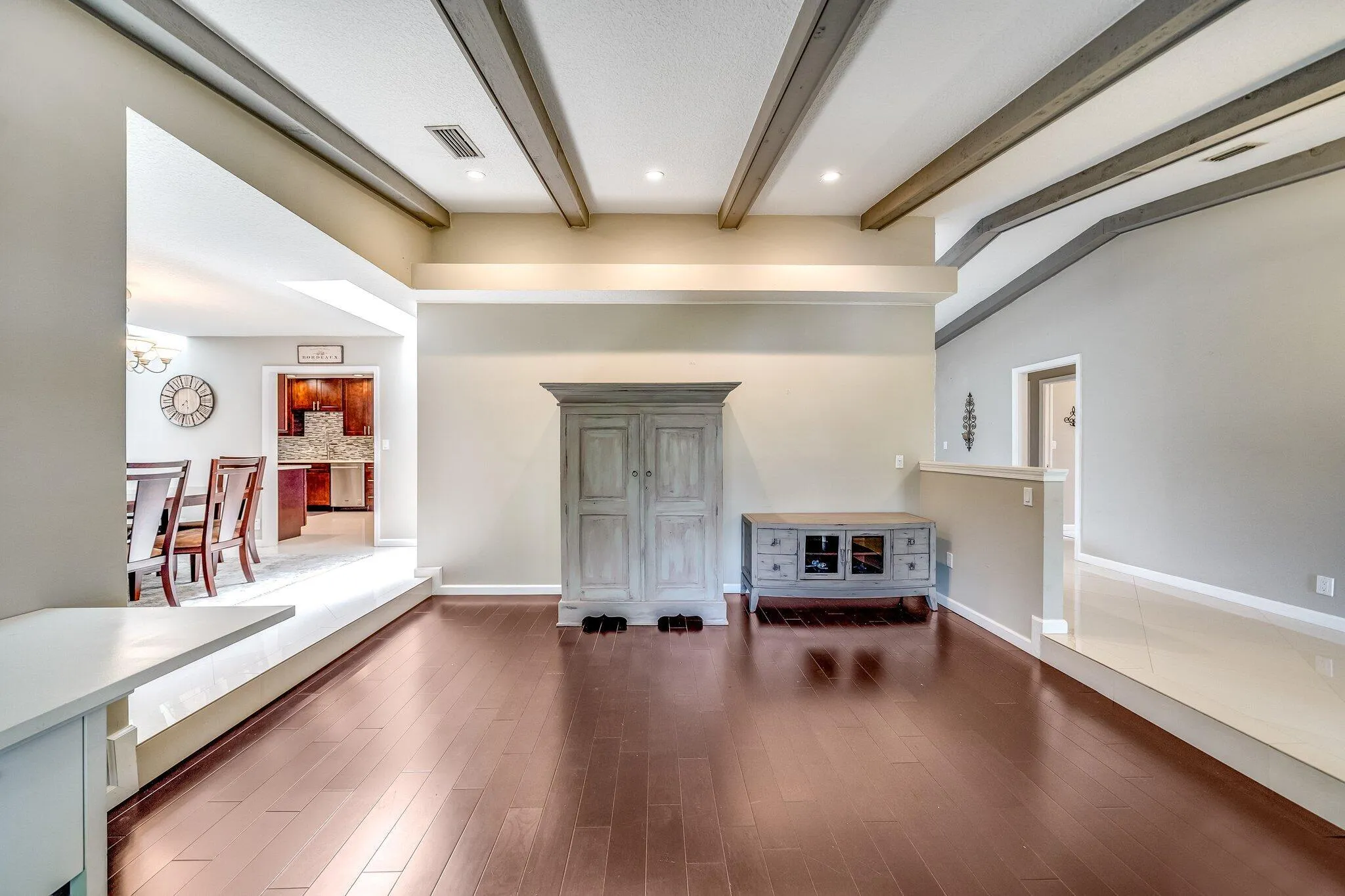 19-web-or-mls-JOY07695