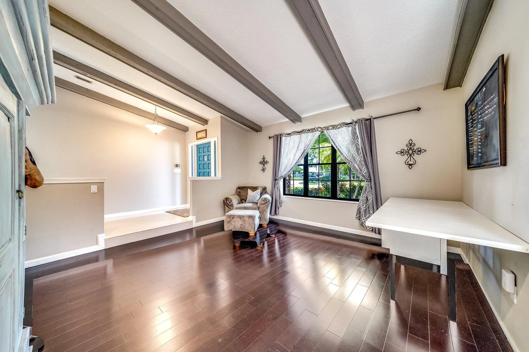 20-web-or-mls-JOY07701