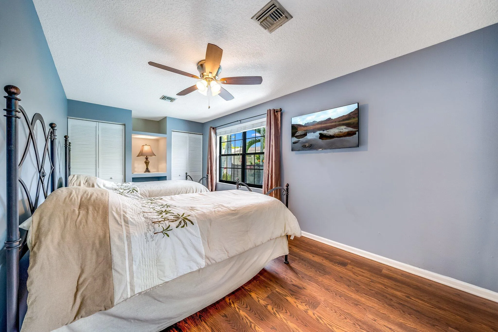 27-web-or-mls-JOY07725