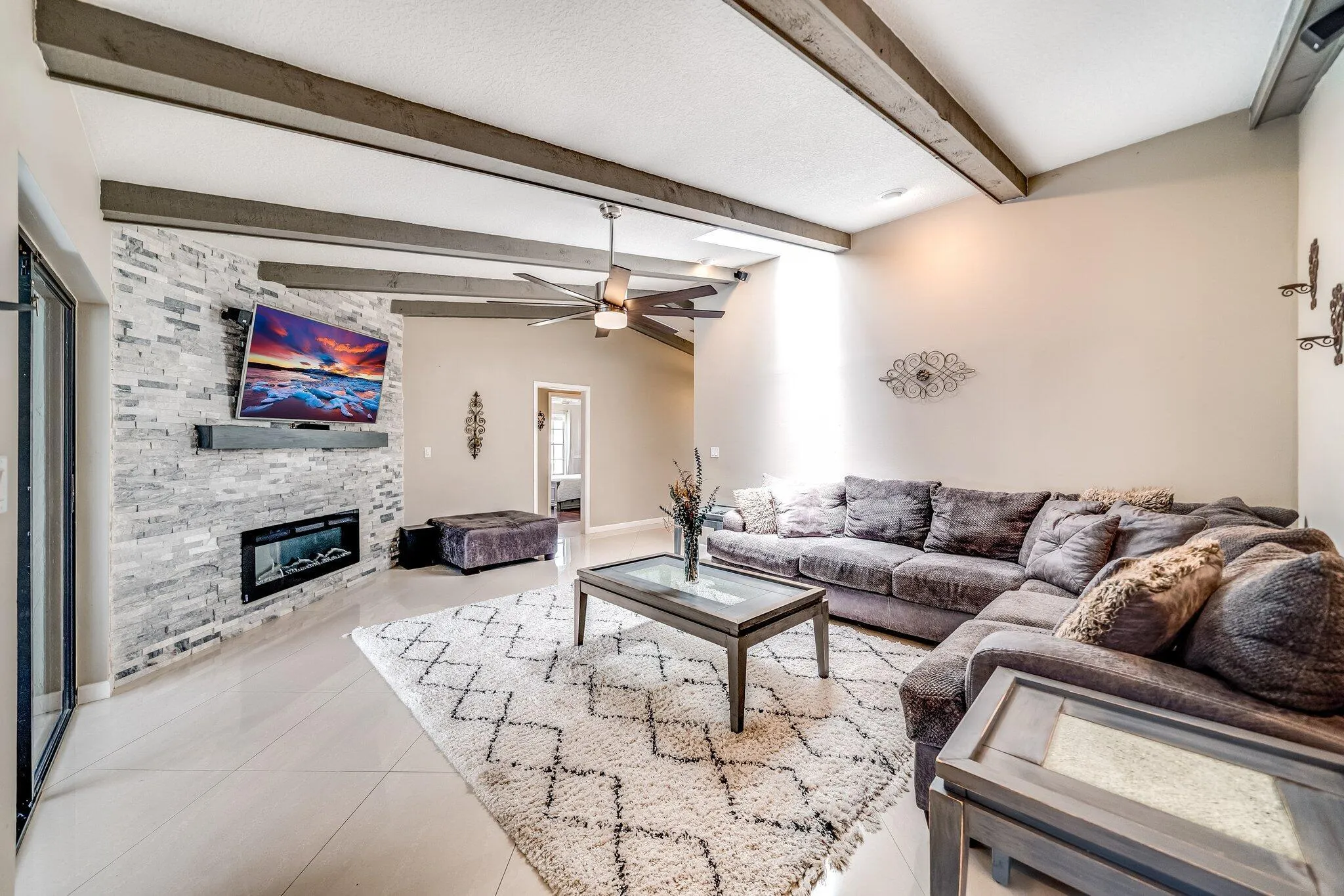 30-web-or-mls-JOY07737