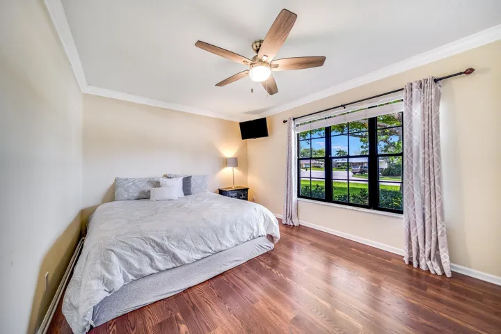 34-web-or-mls-JOY07749