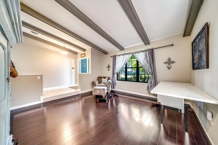 20-web-or-mls-JOY07701