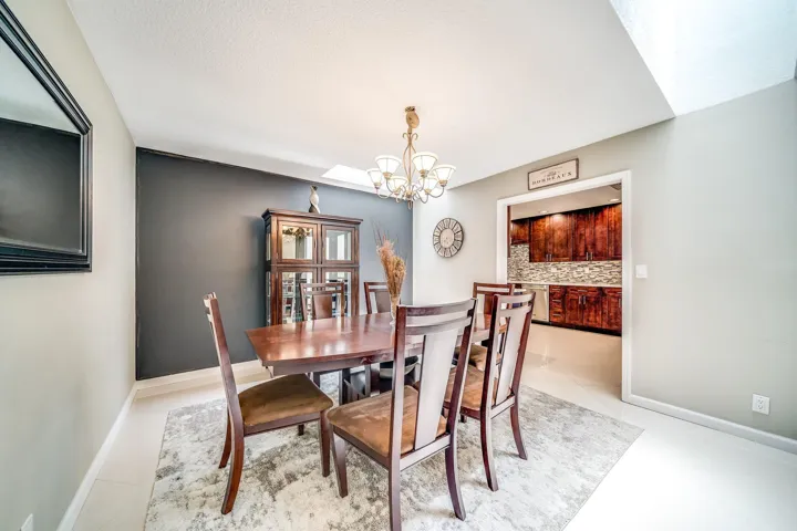 21-web-or-mls-JOY07704