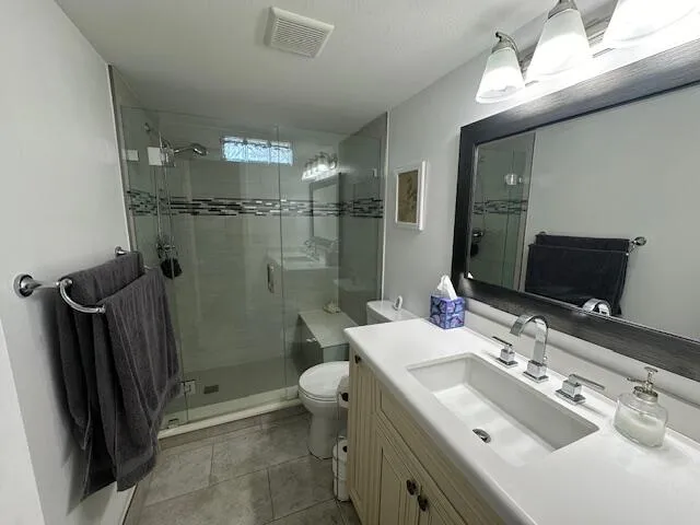 2615 NE 3rd Ct 112-Bathroom 1