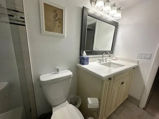 2615 NE 3rd Ct 112-bathroom 1 (2)