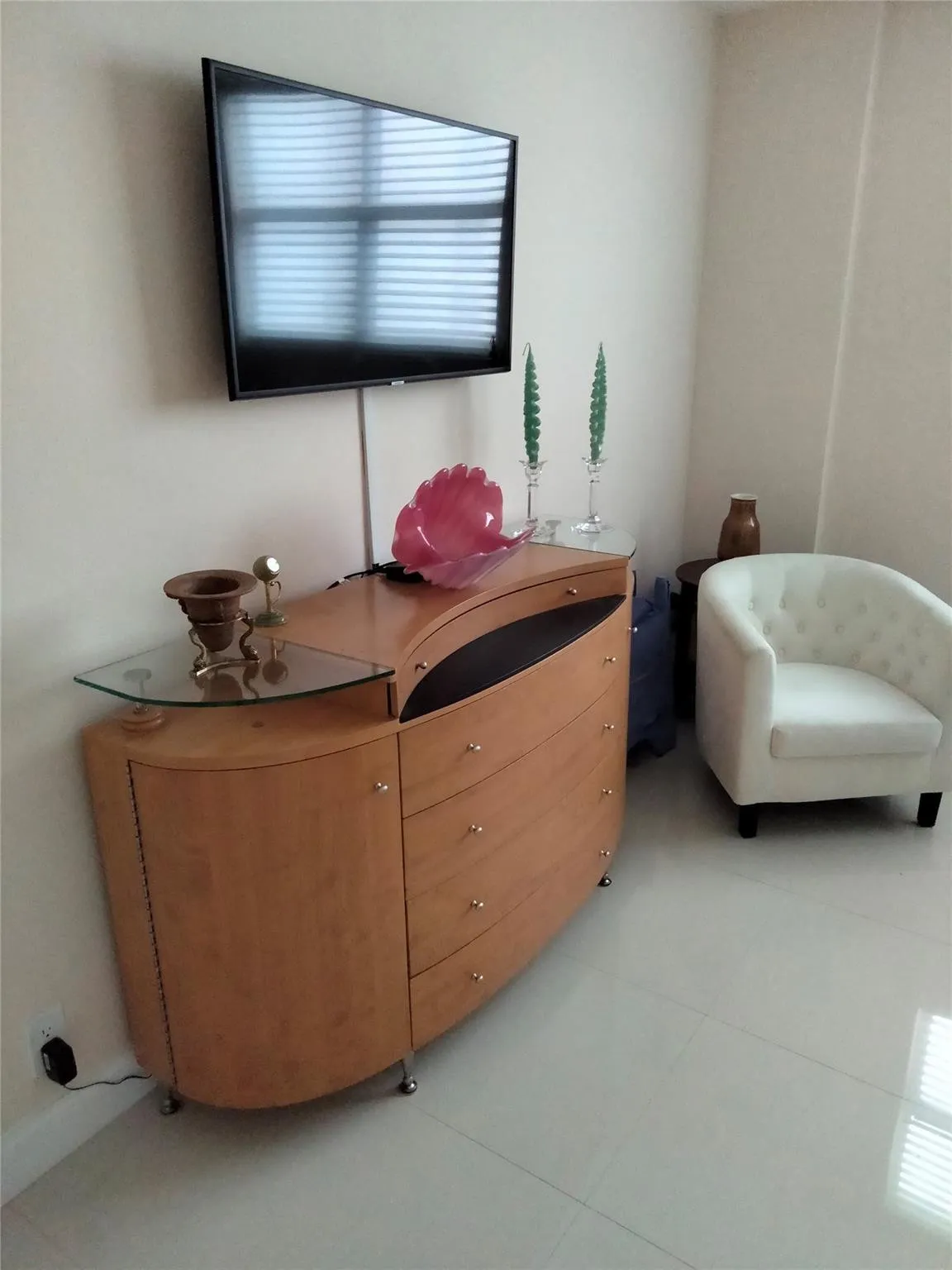 Main bedroom area