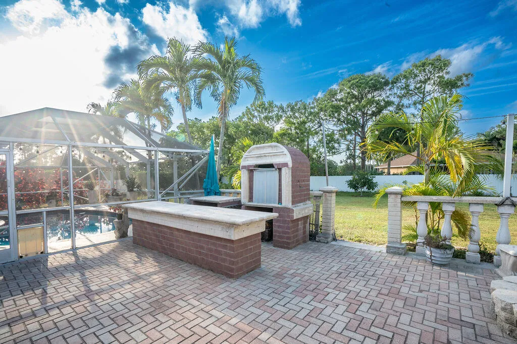 Outdoor Kitchen 1