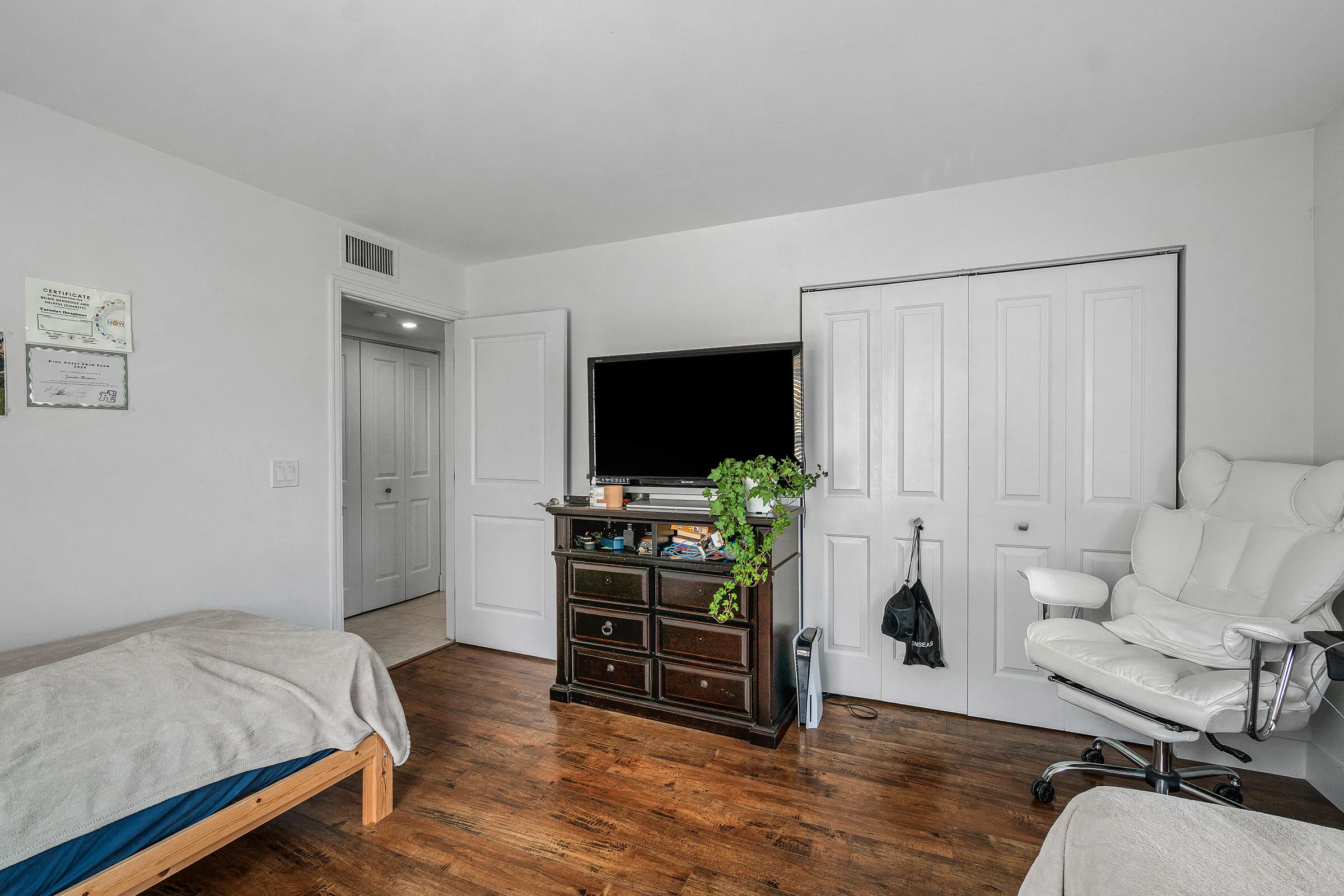 25-6283 La Costa Dr E-MLS