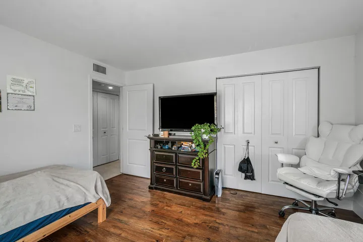 25-6283 La Costa Dr E-MLS
