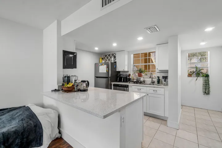 11-6283 La Costa Dr E-MLS