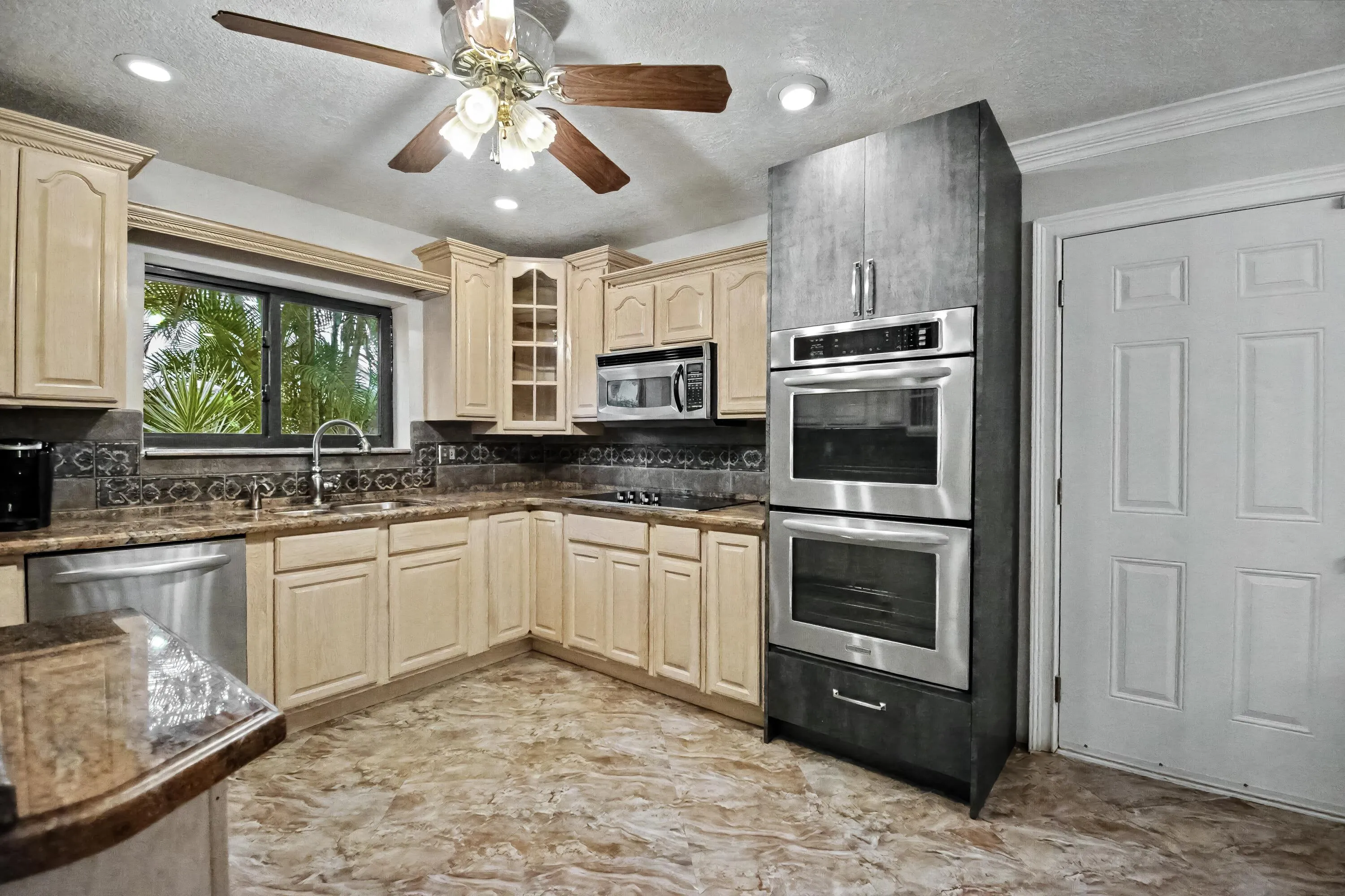 Property photo 24