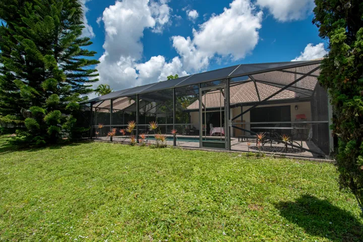 Your own screened-in oasis!