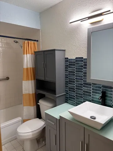 2nd Bathroom
