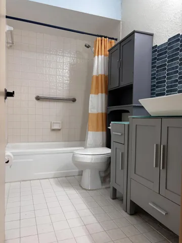 2nd Bathroom