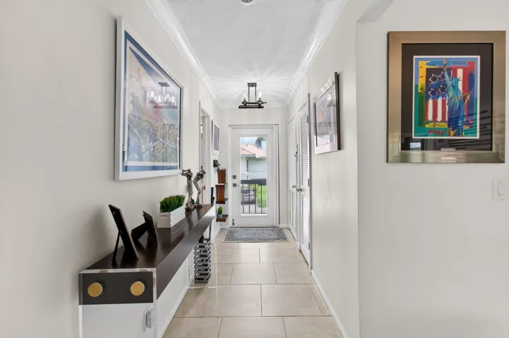 FOYER