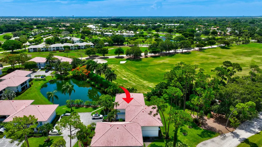 GOLF & LAKE VIEWS